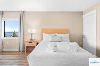 Gold Coast Inn ⁀➷ Breathtaking Sunsets ➠ Corner Lake View Room ➠ 308 - 8