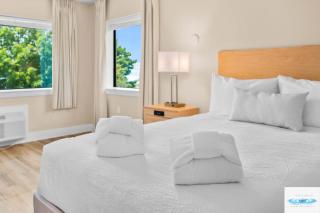 Gold Coast Inn ⁀➷ Breathtaking Sunsets ➠ Corner Lake View Room ➠ 308 - 7