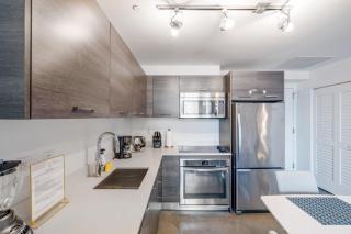 Cozy Downtown Pad- Luxe Rooftop pool gym and more - Miami - 5