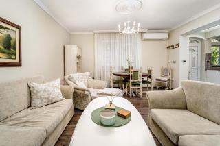 French House - Belgrado - 3