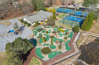 Above It All Hot Tub Views Rumbling Bald Sleeps 11 - Lake Lure - 4