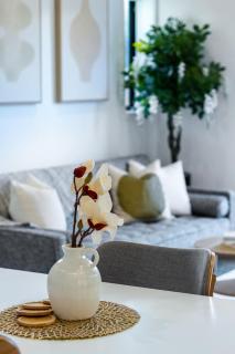 Large trendy 3 Bedroom Residence, Central City - 9