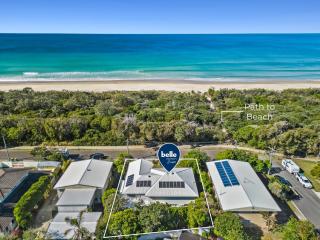 White Beach House Marcoola - Marcoola - 0