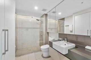 Modern Riverside Oasis - Gym Pool WiFi & Parking - Brisbane - 1