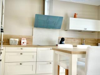 Maison rénovée avec garage et terrasses à Mèze - FR-1-604-43 - Mèze - 9