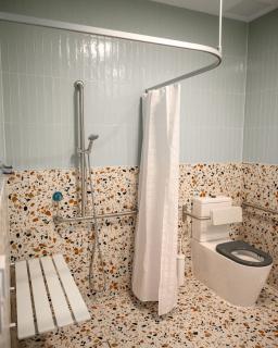 Peninsula Hotel Motel - 1