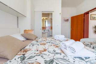 Sweet triple room in Makarska - Makarska - 9