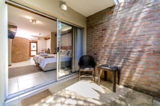 Zebrina Guest House - 9