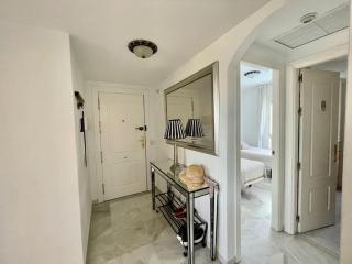 Moderno Apartamento con terraza y vista al mar a 5 min Pto. Banús - Marbella - 3