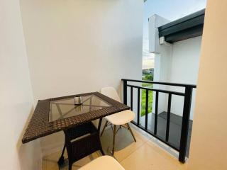 Couple Pad with own bath near Clark (Casa Isabela) - Mabalacat - 8