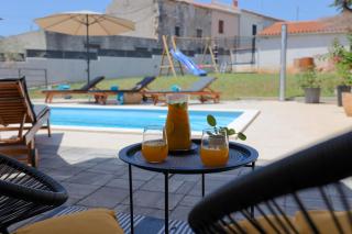 Villa Tonin - house for 6 guests with backyard, pool and whirlpool in Marčana Istria, Ferienhaus Istrien - 3