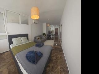 Tao City Center Apartment with Fee wifi and Air con BY NAMASTE ELITE - Torremolinos - 5