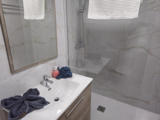 Tao City Center Apartment with Fee wifi and Air con BY NAMASTE ELITE - Torremolinos - 4