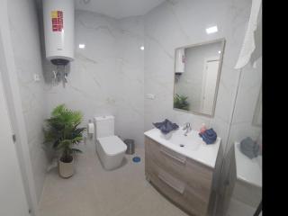 Tao City Center Apartment with Fee wifi and Air con BY NAMASTE ELITE - Torremolinos - 1