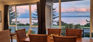 Captains on the Seafront - Breathtaking Sea views- Large 4br 2bth - 8