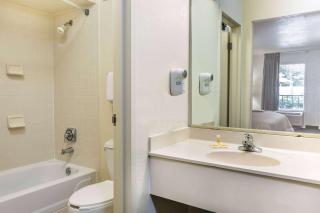 Days Inn by Wyndham Lake Park/Valdosta - Lake Park - 4