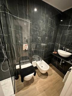 Black & White Luxury Rooms - Bari - 9