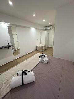 Black & White Luxury Rooms - Bari - 2