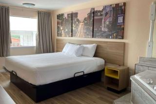 Days Inn by Wyndham Branson Near Theatre District - Branson - 2