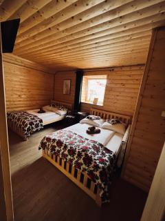 Noclegi Przystanek Bieszczady w Centrum - Ustrzyki Dolne - 1