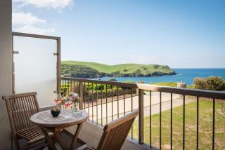 Apartment 4, Carswell Cove - 8