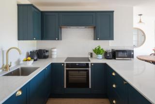 Apartment 6, Castle Cove - 5