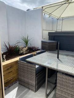 Flat Lode Nook Modern 2 bed home with hot tub - Pool - 5