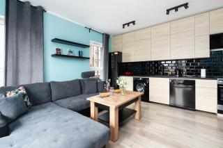Modern Apartment with Balcony & FREE GARAGE Poznań by Noclegi Renters - Poznań - 3