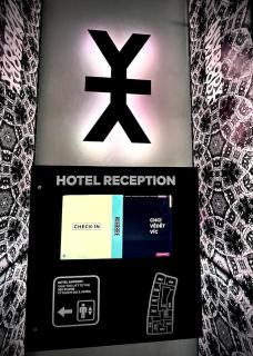 Anybody - Awarded love hotel - 2