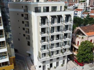 Kondo Hotel Allure - Budua - 9