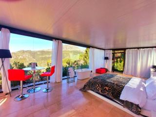Stylish beautiful and exotic Oleandro glass Suite - Casares - 8