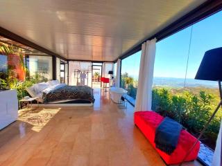 Stylish beautiful and exotic Oleandro glass Suite - Casares - 6