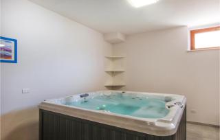 Gorgeous Home In Servigliano - 7