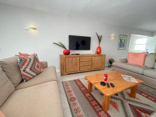 Hill House Holiday - Back-up Power Sea Views - Plettenbergbaai - 1