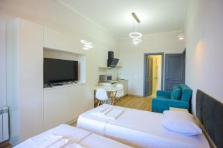 Seventh Floor Apartment - 8