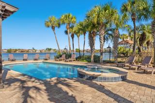 Belleza Del Mar With Game Room And Lakefront Pool - 9