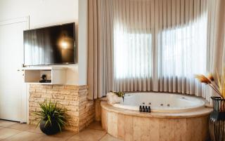 Grand Vista Boutique Hotel And Spa - Yuval - 1