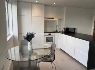 Modern and cozy two bed in Clapham 5 - 3