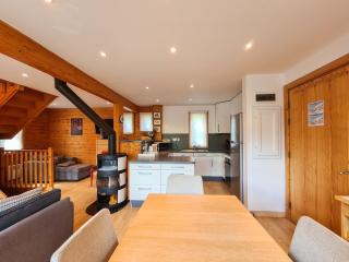 Chalet lumineux avec poêle à bois et WIFI gratuit - 6 à 8 personnes - Garage - FR-1-425-117 - 5