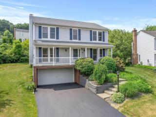 Modern and Stylish 5 Bedroom Home in Cranberry/Pittsburg - 8