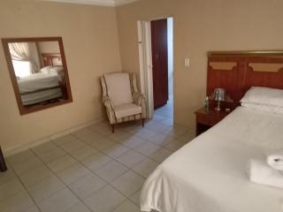 Kgatholoha guest house - 7