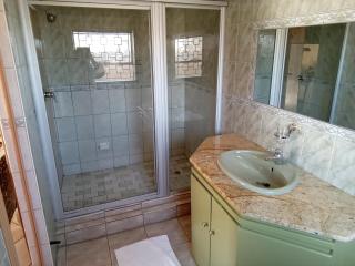 Kgatholoha guest house - 8