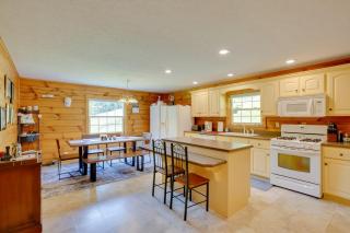 Serene Mountain Retreat on 40 Acres with Fire Pit! - - 4