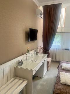 Boutique Hotel Deluxe - Kamianets-Podilskyi - 4