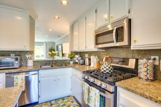 Laguna Niguel Townhouse with Community Pool Access! - 3