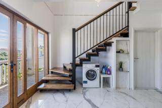 Royal Blue Apartment - 8