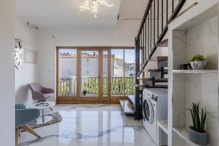 Royal Blue Apartment - 2