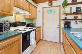Serene Yellville Retreat with Hot Tub on 85 Acres - Cotter - 1