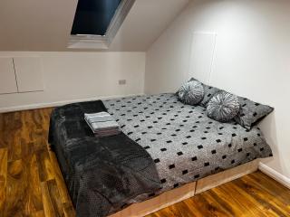 Good priced double bed in Hayes - Northolt - 5