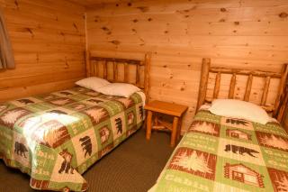 Lake George Diamond Cove Cottages, Cabins, & Hotel - Lake George - 1